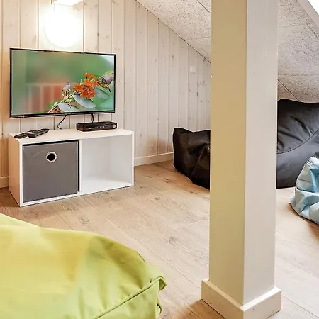 5 Star In Vaeggerlose Semesterbostad