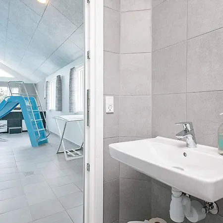 5 Star In Vaeggerlose Semesterbostad